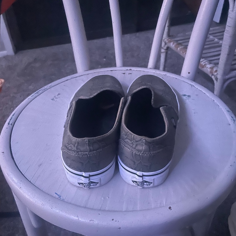 Green women’s vans 9.5